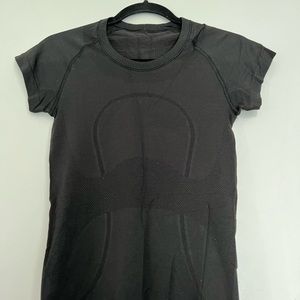 Lululemon swiftly tech T-shirt sz 4 black